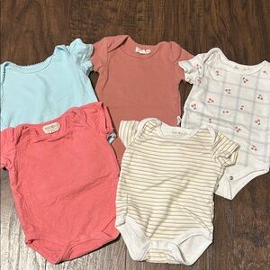 Five Rabbit + Bear organic onesies size 0-3 months